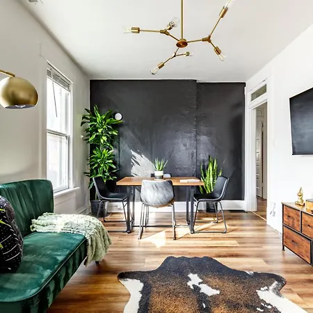 Jungle House Columbus Downtown Free Parking Sleeps 8 - Near Convention Center & Nationwide Arena - 2Br Luxury Home - Pet Friendly Over 5,800 Five Star Stays
